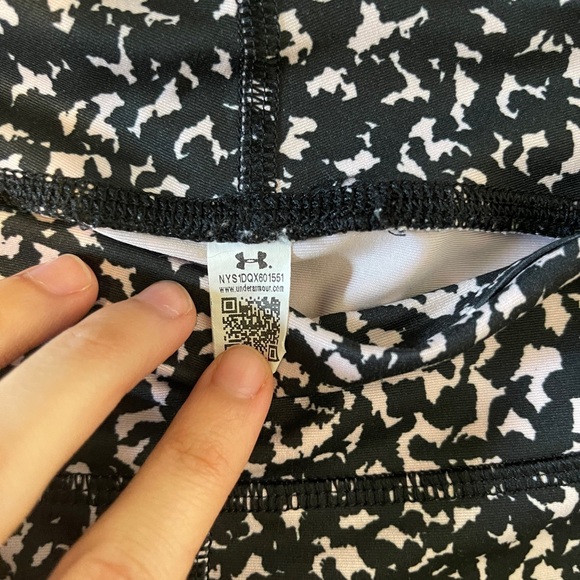 WOMEN’S UNDER ARMOUR PRINTED CAPRI LEGGINGS - Picture 4 of 4